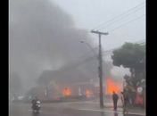 Vídeo: avião cai em cima de loja, no Centro de Gramado, no Rio Grande do Sul
