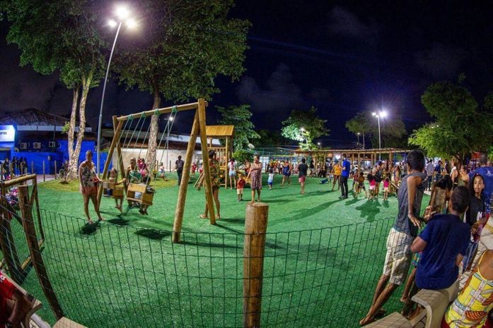 Vídeo: Seis dias após ser inaugurada, praça pública é alvo de vandalismo