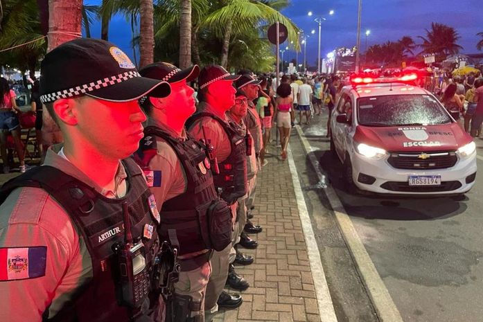 Cerca de mil policiais garantem segurança nas prévias carnavalescas de Maceió