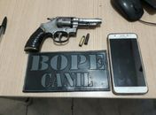Policiais do Bope prendem assaltantes durante perseguição dentro da Ufal