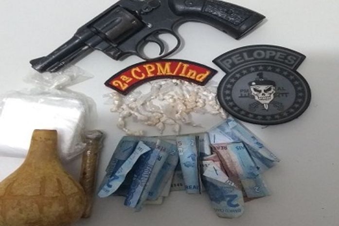 Pelopes da 2ª CPM/I apreende crack e arma de fogo em Colônia Leopoldina