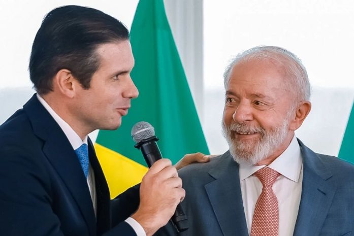 Motta confirma presença em churrasco de Lula para líderes do Congresso