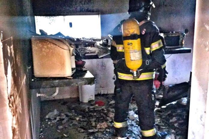 Incêndio causado por botijão de gás destrói parte de residência em Arapiraca