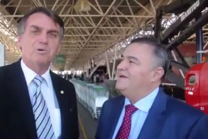 João Caldas e JHC montam palanque de Bolsonaro em Alagoas