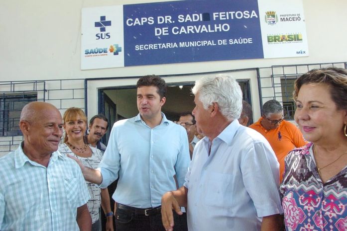 Rui Palmeira entrega Caps no Bebedouro