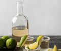 Garrafa de cachaça é apreendida pela Visa após suspeita de intoxicação por metanol em Maceió