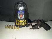 Arma e munições apreendidas