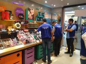 Foram coletados preços em 48 estabelecimentos no centro e em shoppings