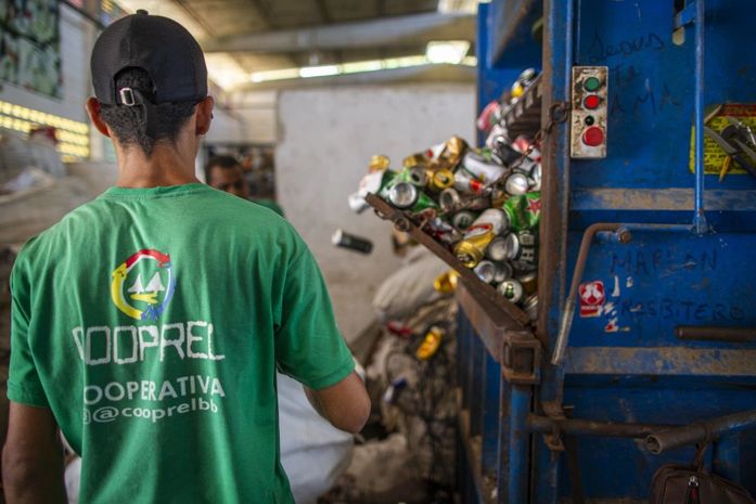Prefeitura de Maceió renova contrato com cooperativas de recicláveis