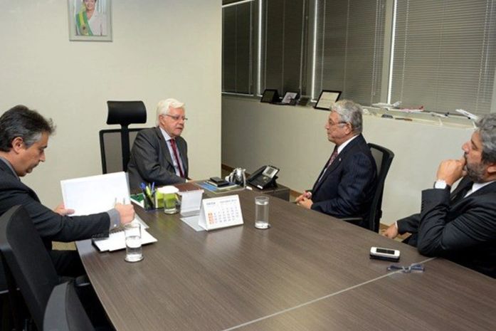 Governador Teotonio Vilela em audiência com o ministro Moreira Franco, da Aviação Civil