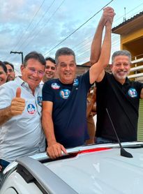 Branquinha reúne multidão em comício e reforça apoio a Arthur Lira para o Senado