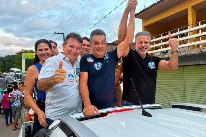 Branquinha reúne multidão em comício e reforça apoio a Arthur Lira para o Senado