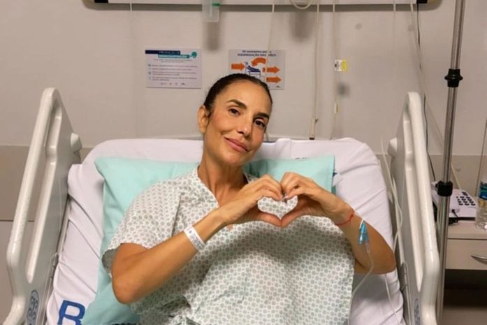 Ivete Sangalo é internada com pneumonia