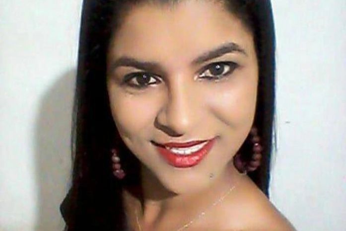Vítima foi atingida por disparos deflagrados por dupla em motocicleta.