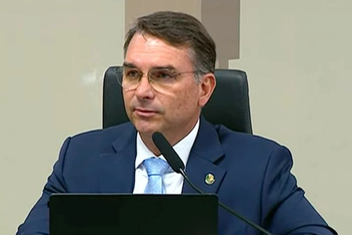 Bolsonaristas cobram definição: JHC apoiará Flávio Bolsonaro em 2026?