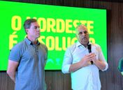 Marx Beltrão mobiliza prefeitos em apoio a Flávio Bolsonaro ao lado de Alfredo Gaspar