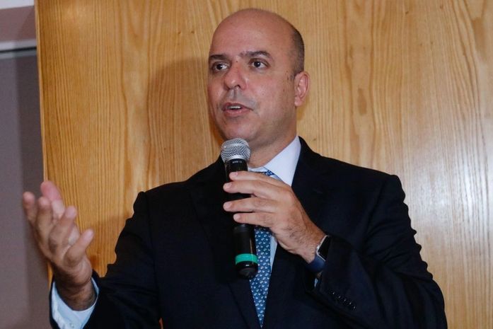 Governo trabalha em plano para retomada de partidas de futebol