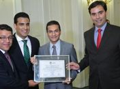 Presidente do PRB recebe comenda