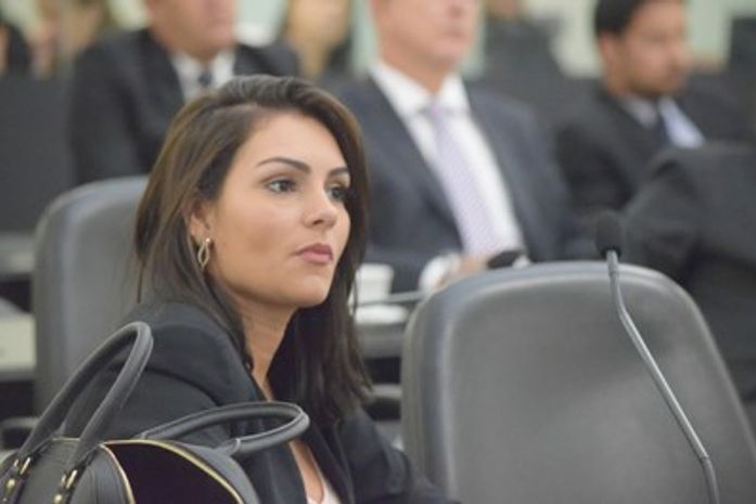 Deputada Thaíse Guedes