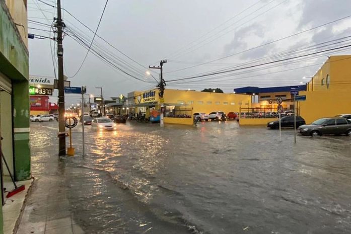 Chuvas, raios e trovões na tarde desta quarta-feira (22) em Arapiraca