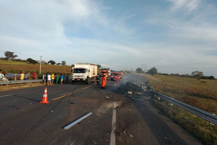 PRF confirma cinco mortes durante acidente na BR-316, em Palmeira dos Índios