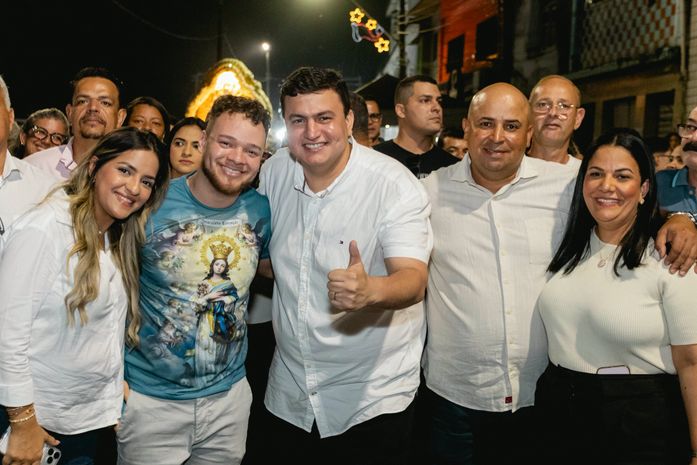 Prefeito Carlos participa da procissão da Padroeira Nossa Srª da Conceição e celebra com milhares de fiéis em Rio Largo