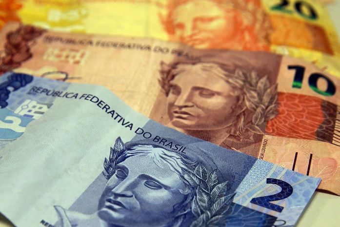 Brasileiros já pagaram R$ 300 bi em impostos desde o início do ano