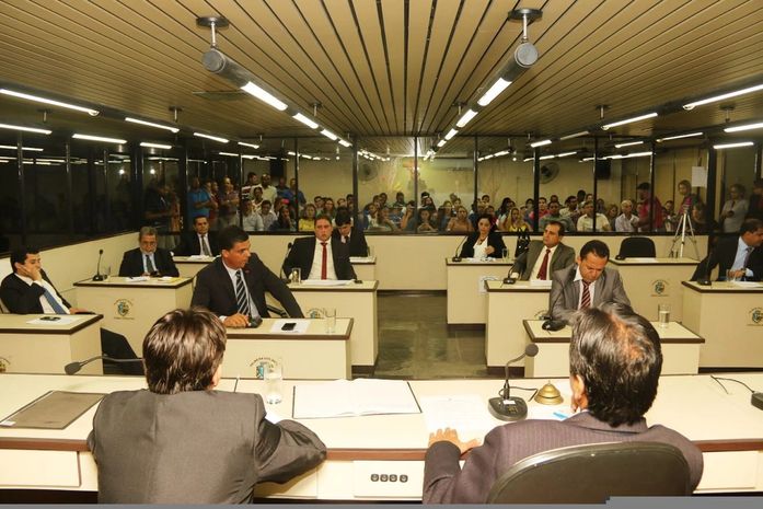 Câmara de Palmeira aprova "Lei Delegada" que aumenta gastos na Prefeitura
