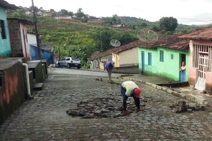 Infraestrutura de Branquinha segue realizando reparos e melhorias em diversas localidades