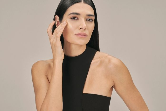 A base número um de vendas evoluiu: Make B. Hyaluronic está de volta com fórmula ainda mais poderosa