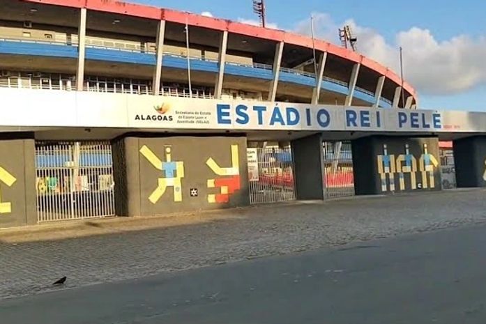 Esquadrão antibomba da PM é acionado para detonar artefato explosivo no Estádio Rei Pelé