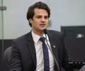 Bêbado ao volante, deputado cria versão fantasiosa para escapar de punição