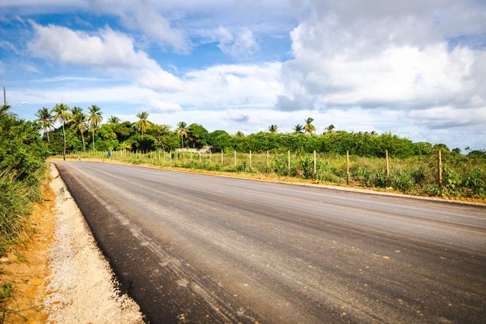 Prefeito JHC autoriza pavimentação em quase 80 vias de Maceió só neste ano