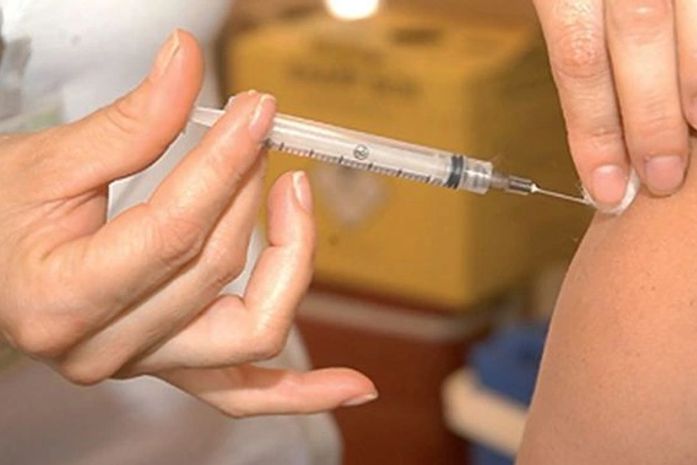 Influenza: vacinação na casa de idosos acamados começa segunda