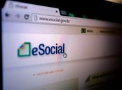 Veja como atualizar o eSocial com novo valor do salário mínimo