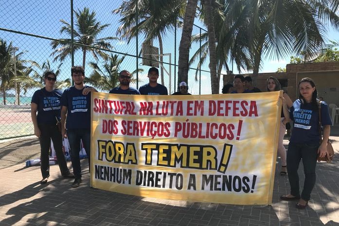 Sintufal realizou ato na manhã desta segunda-feira (27)