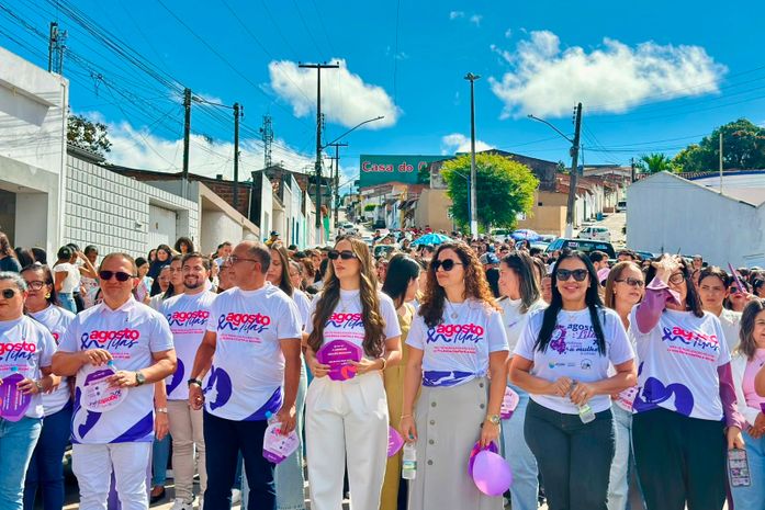 Limoeiro de Anadia abre Agosto Lilás com caminhada em alerta à violência contra as mulheres