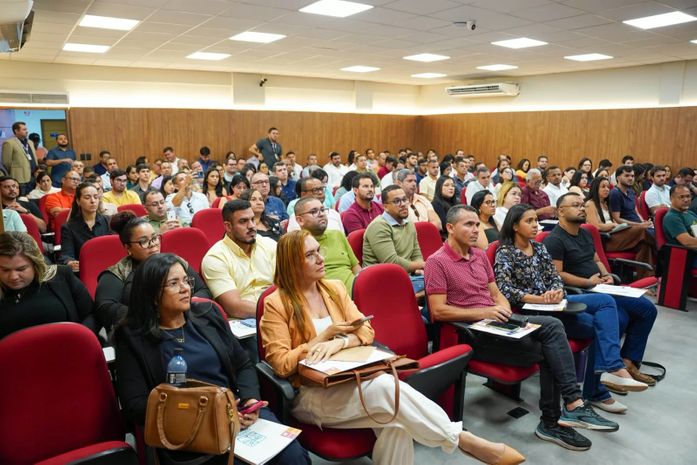 AMA capacita técnicos municipais em seminário sobre reforma tributária e convênios com a Receita Federal