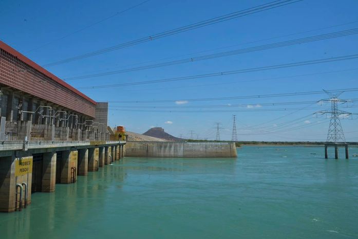 Usinas hidrelétricas terminarão novembro com apenas 49,9% da capacidade