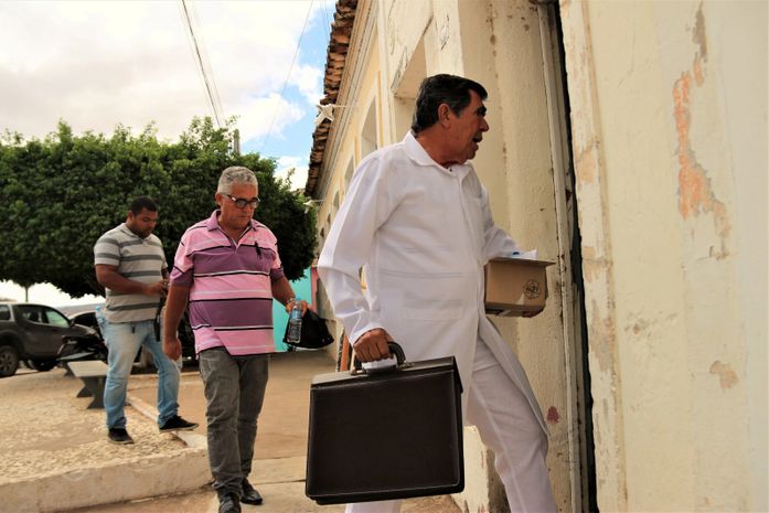 George Sanguinetti pericia casa de Emanoel Boiadeiro