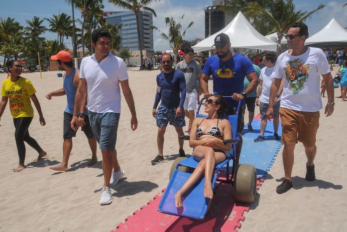 Prefeito Rui Palmeira participa de edição especial do Praia Acessível