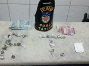 Jovem é preso com 40 bombinhas de maconha