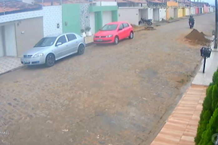 Criminosos roubam moto estacionada em frente a residência no município de Arapiraca
