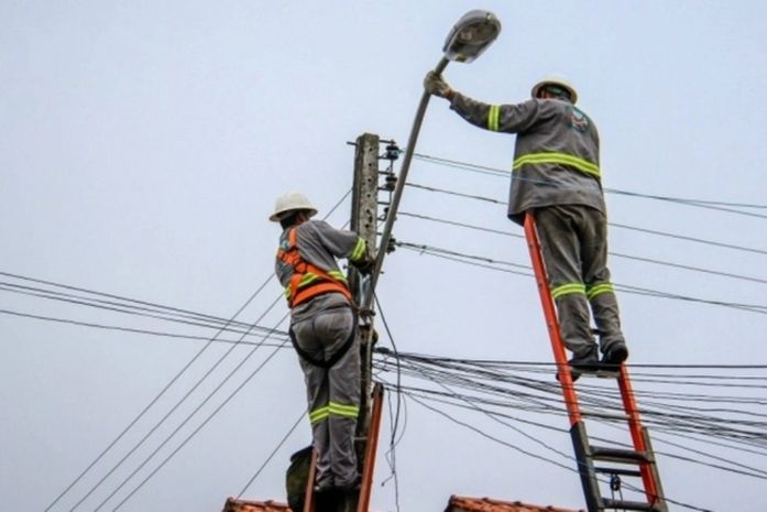 Reparos em postes atingem mais de 200 atendimentos para garantir iluminação pública em Arapiraca