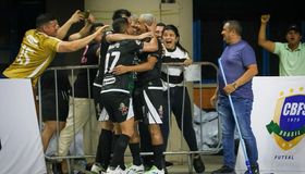 Em jogo emocionante, Esporte Clube Traipu elimina o Praia Clube na prorrogação e está na final da Taça Brasil de Futsal
