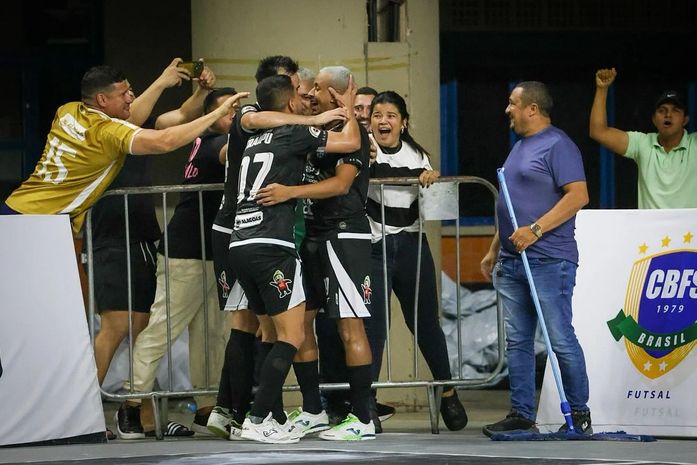 Em jogo emocionante, Esporte Clube Traipu elimina o Praia Clube na prorrogação e está na final da Taça Brasil de Futsal
