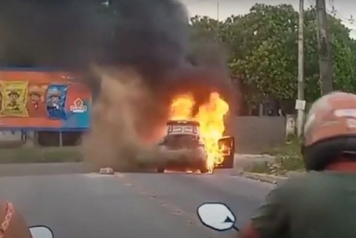 Veículo pegou fogo na AL-220 em Arapiraca