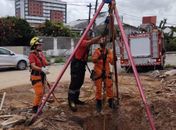 Bebê, mãe e avô caem em cacimba de 12 metros e são socorridas pelos bombeiros no Agreste de AL