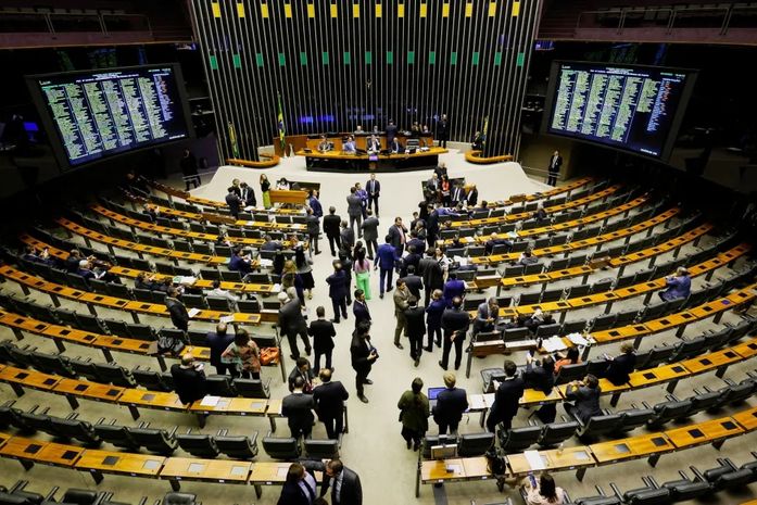 Câmara vai gastar R$ 100 milhões para reformar 48 apartamentos de deputados