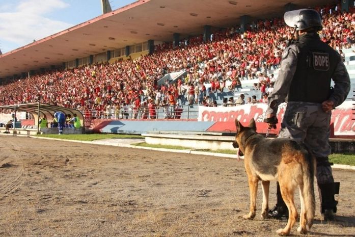 Mais de 170 policiais fazem a segurança do clássico entre CSA e CRB